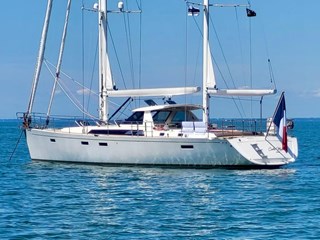2010 Amel 64