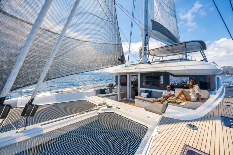 Lagoon60 bow